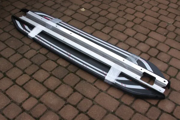 Estribos Toyota OEM para RAV4 V 2019-2025 image 2