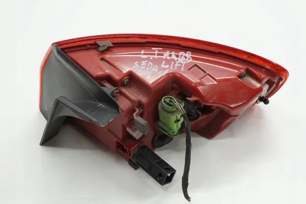 AUDI A4 B8 Sedán Luz Trasera Izquierda LED 8K5945095AC image 4