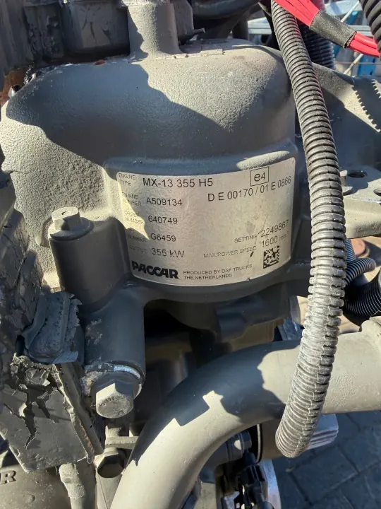 Bloc Moteur DAF MX-13 avec Culasse et Arbres à Cames 355CH image 3