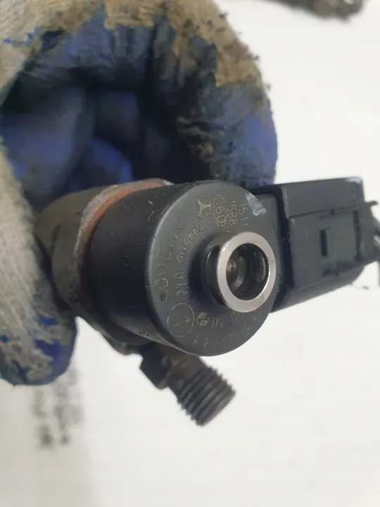 Inyector Mercedes-Benz OE A6110700987 image 4