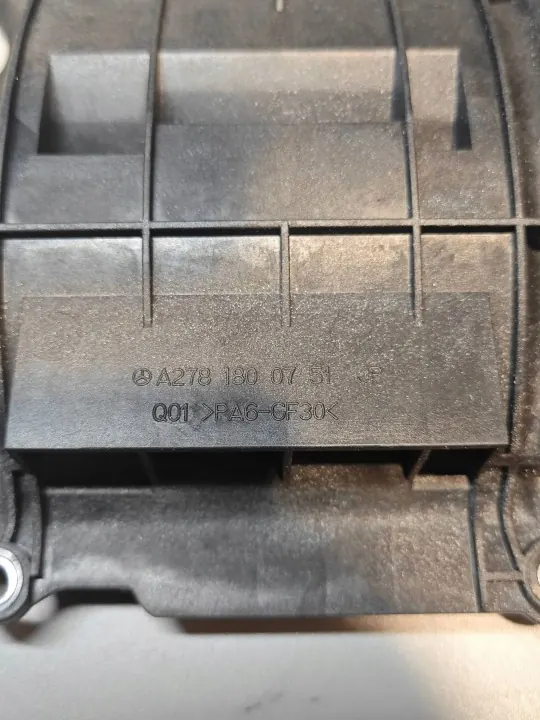 Oliescheider OEM A2781800751 Mercedes 4.7 V8 image 3
