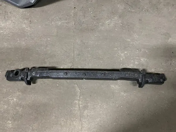 AUDI A3 8V3 Puskimen Iskunvaimennin 8V3807550B OEM image 2