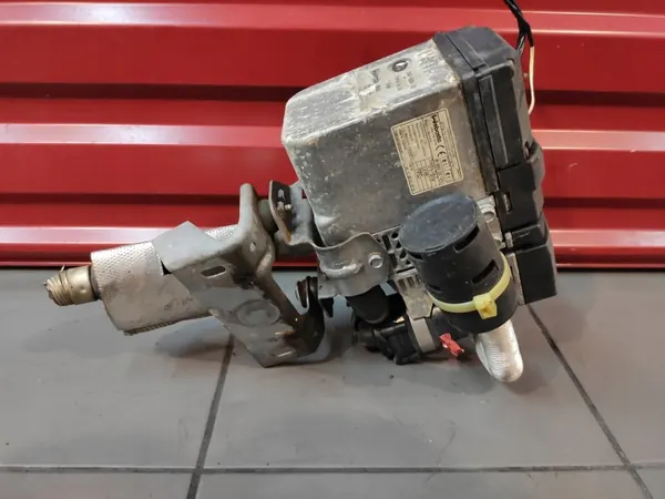 Webasto-Umwälzpumpe OEM XH42-9J294-CB für Range Rover image 6