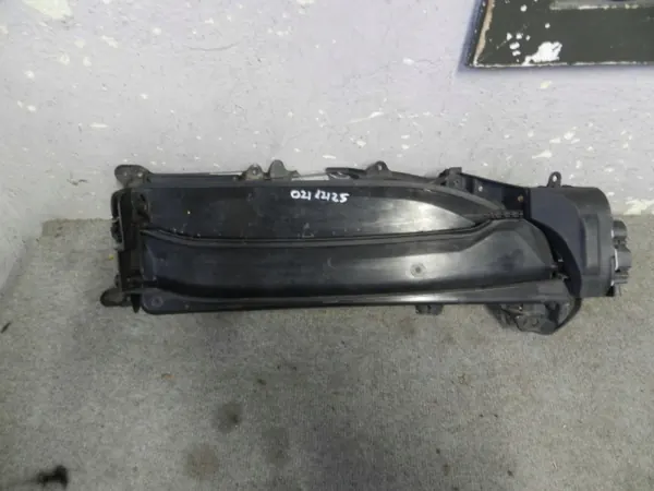 Porsche Taycan Volet Radiateur Droit OEM 9J1121754D image 2