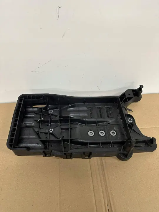 Soporte batería VW Caddy OEM 5R3915331B - Usado image 2