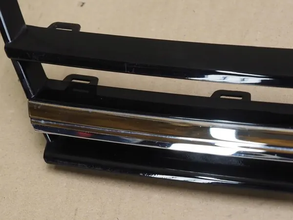 Grille avant VW Golf VII Lift OEM 5G0853655L image 5