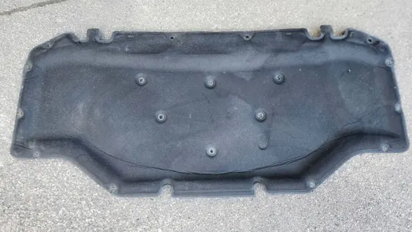 Isolamento capô BMW X5/X6 OEM 728462904 - Usado image 2
