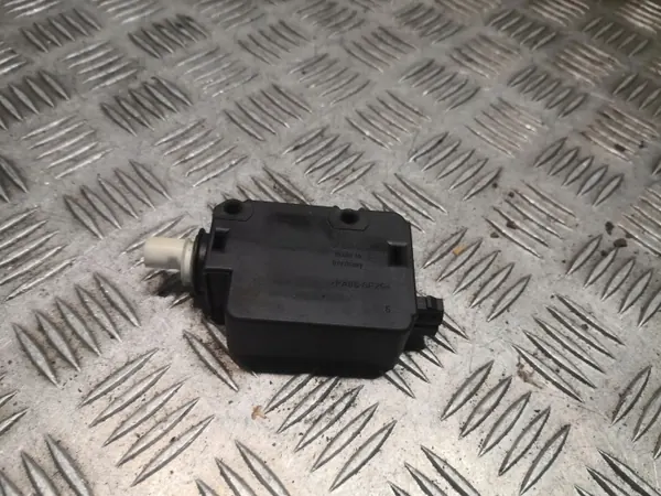 Fecho tampa combustível Jaguar XJ X350 OEM 6W93F9C070AA image 3