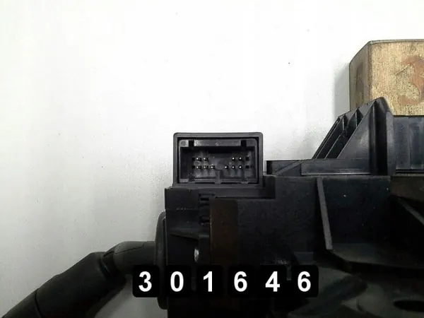 Commutateur Land Rover OEM AM-301646 - État Utilisé image 3