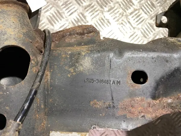UTO39085 Voorste hulpframe voor Land Rover Discovery 5 image 3