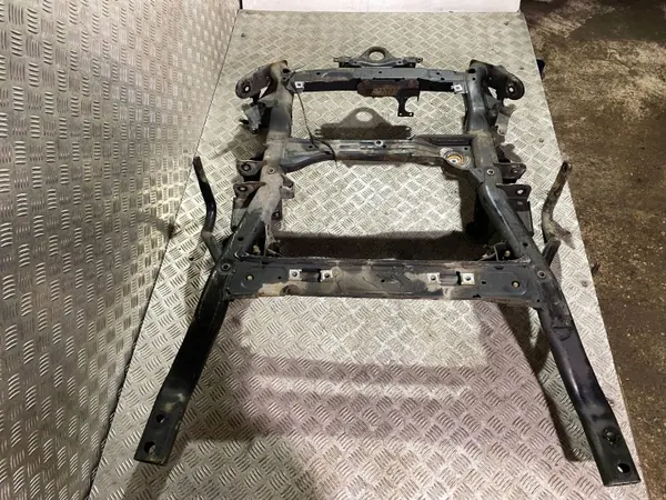 UTO39085 Voorste hulpframe voor Land Rover Discovery 5 image 4