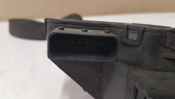 Gaspedal OPEL CORSA D 1.4L 2007 OEM 55702021 image 4