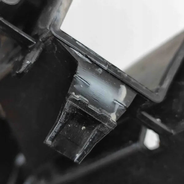 Supporto faro antinebbia anteriore sinistro VW Passat B7 1.6L OEM 3AA854661A image 7