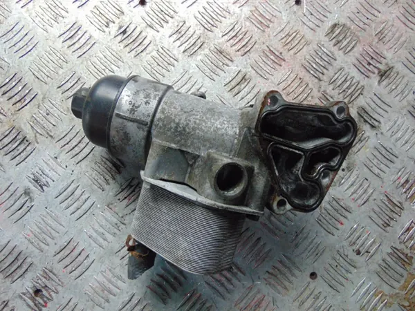 Arrefecedor de óleo Kia OE usado OEM 26410-2A650 image 3