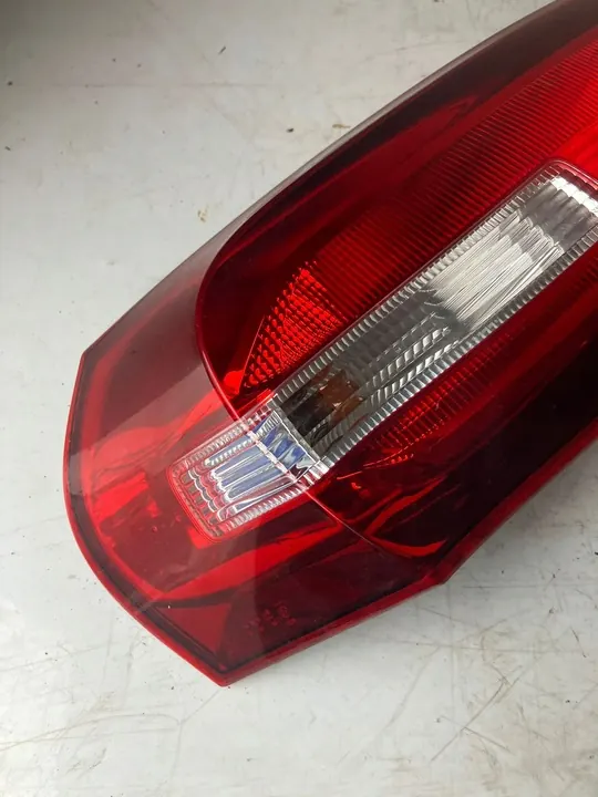 Luz Trasera Izquierda Citroen C4 Picasso II 9676120780 image 2