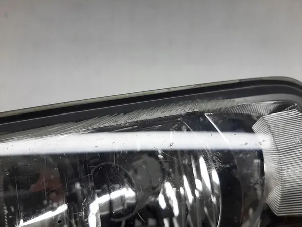 Farol de Neblina Skoda Yeti Direito OE 5L0941700 image 2