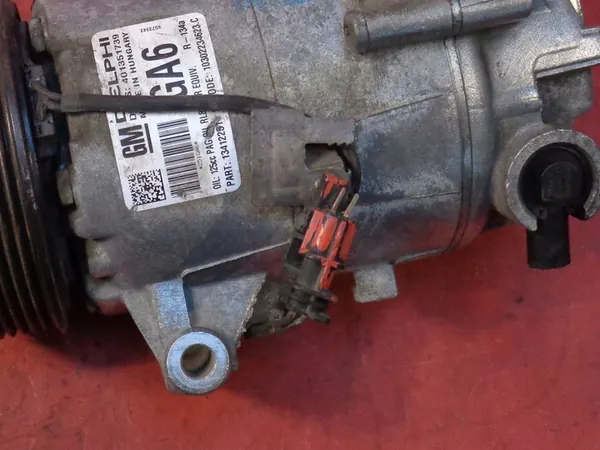 Ilmastointikompressori Opel Astra 1.6 16V 2013 image 3