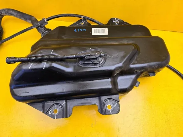 Tanque AdBlue Mercedes-Benz OEM A4474700115 - Usado image 4