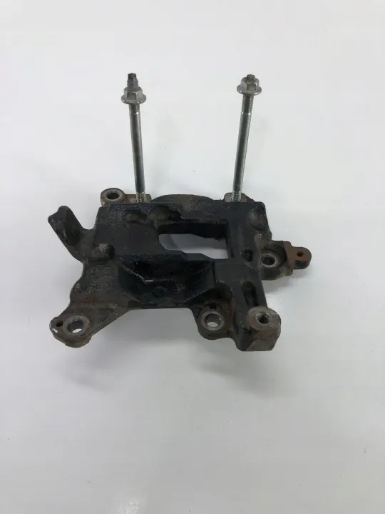 Support compresseur climatisation Toyota RAV4 OEM UVY1767 image 2