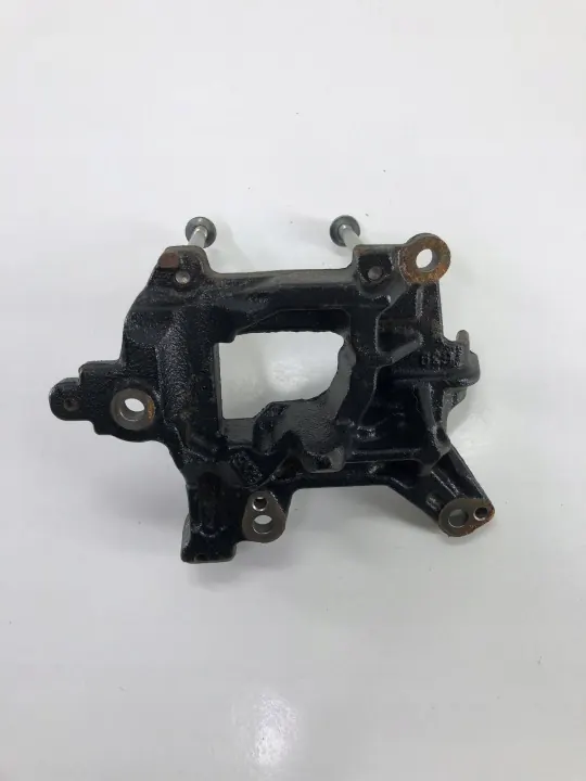 Support compresseur climatisation Toyota RAV4 OEM UVY1767 image 3
