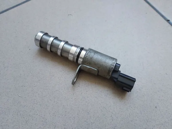 Solenoide de Distribution Variable Nissan Renault 1.2 OEM 237962295R image 2