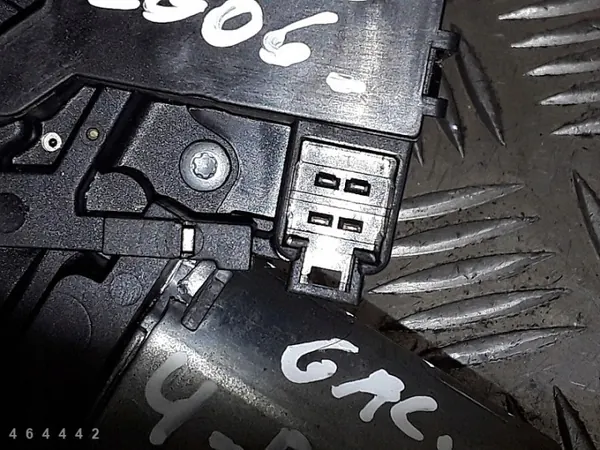 Toyota Yaris vindrutemotor OEM 0390201825 image 6