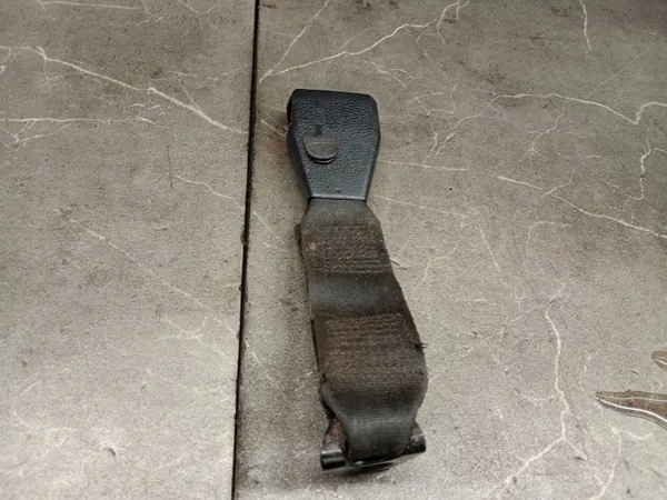 OEM 1238602969 Bakre säkerhetsbältesspänne Mercedes W123 image 2