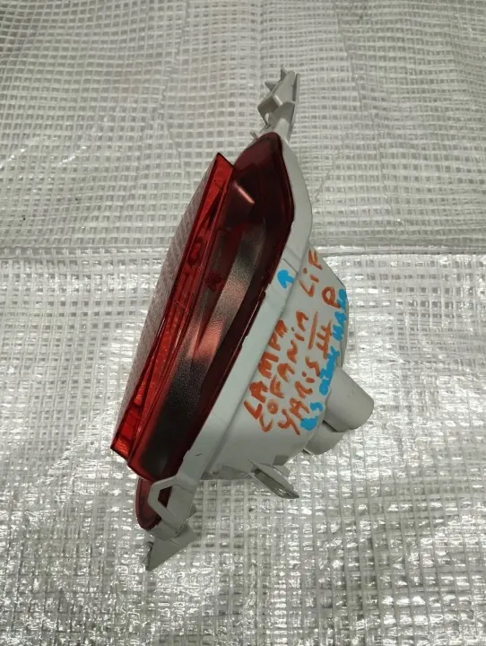 Toyota Yaris III Lift 14-17 Lanterna Marcha Atrás Direita Traseira OEM 0D-170 image 10
