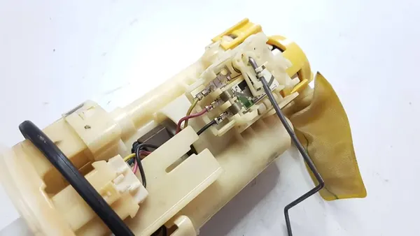 Brandstofpomp Toyota Camry 2004 894610C010 image 9