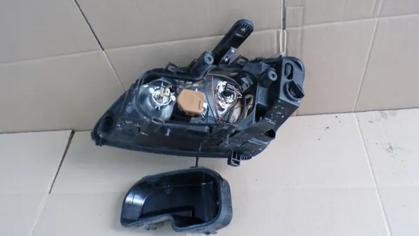 Réflecteur avant droit C-MAX 1 I OEM image 5