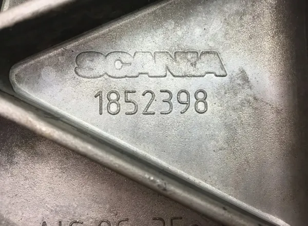 OEM 1852398 Scania Moottorin Etukansi - Käytetty image 3