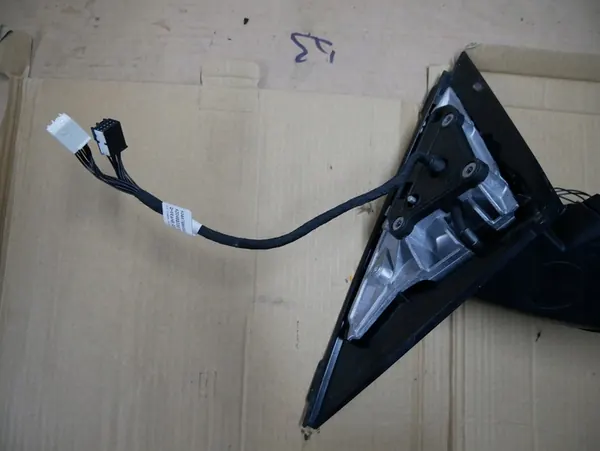 Oikea Peilijalka MERCEDES W204 COUPE C204 8+9 Pin image 4