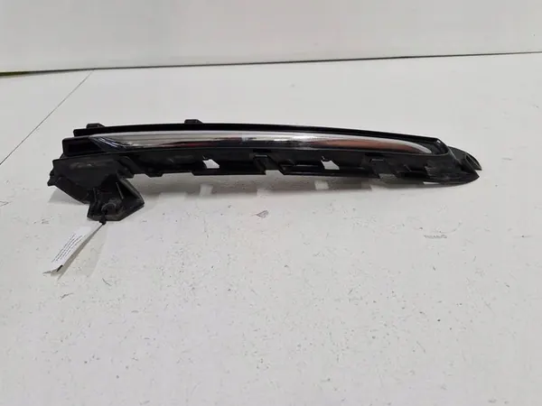 VOLVO V40 II LIFT Etupuskuri Ritilä Vasemmalle 31347042 image 3