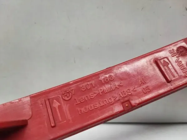 Réflecteur droit pare-chocs arrière BMW 3 OEM 7301188 image 3