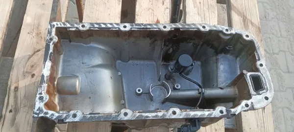 Opel Corsa OPC Öljypärä OEM 55558805 Käytetty image 6