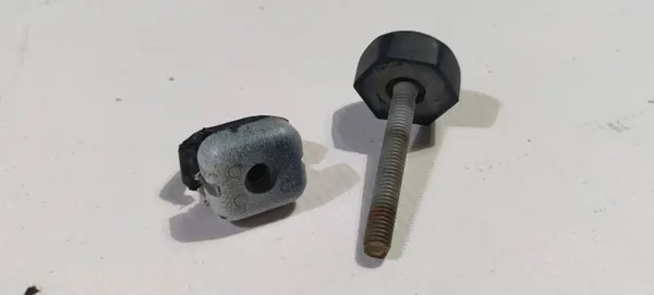 Butée de capot Ford F150 OEM KKM12815 - 2009-2014 image 3