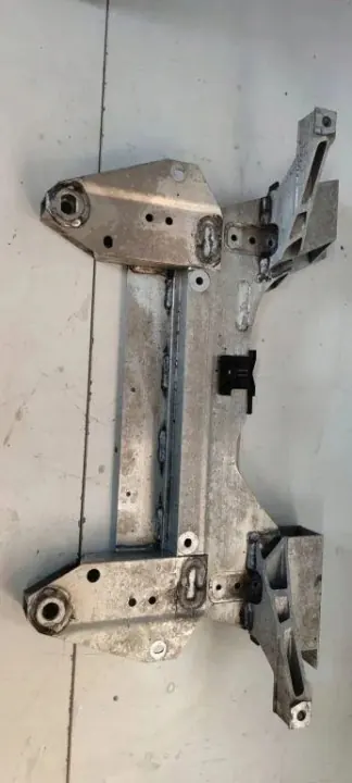 OEM 9825331880 Subchassi dianteiro para Peugeot 2008 II image 2
