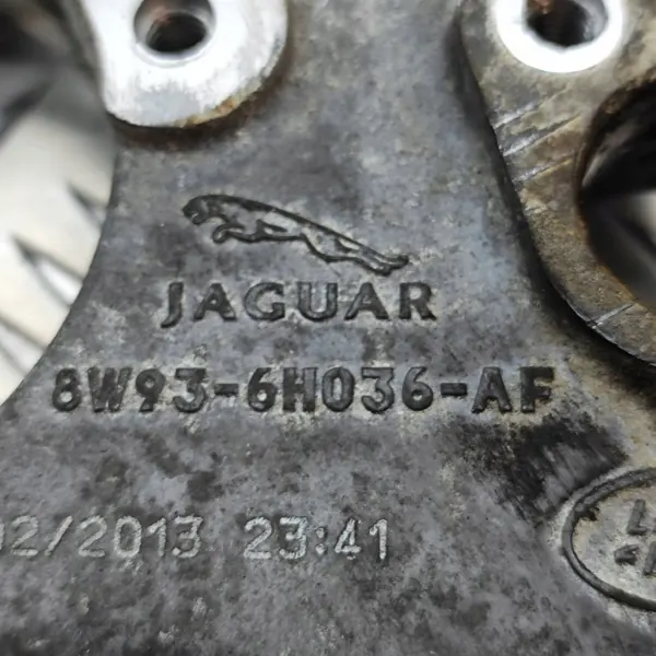 Jaguar XJ X351 2014 Oikea sylinterikansi - OEM osa image 7