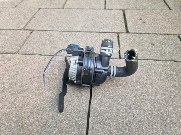 Dacia Extra Vattenpump 210103582R image 3