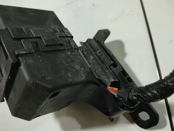 Caixa de Fusíveis Ford Fiesta 2012 1.4L 13559720 image 4