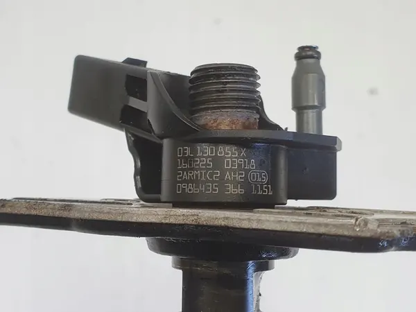 Iniettore AUDI A3 8P GOLF VI 2.0 TDI 03L130855X image 3