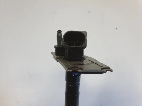 Iniettore AUDI A3 8P GOLF VI 2.0 TDI 03L130855X image 5