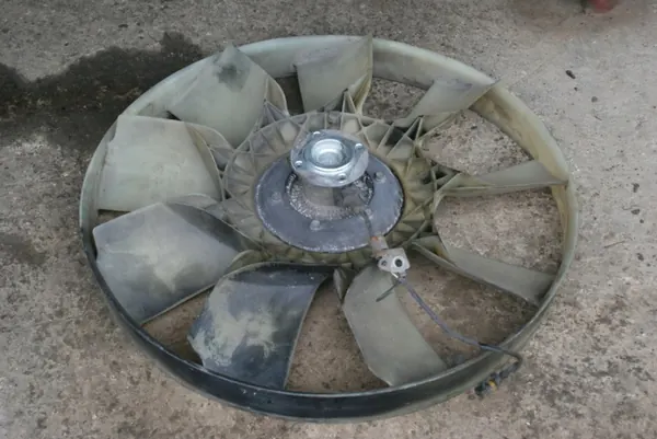 Ventilador de radiador Kysor con acoplamiento viscoso image 2
