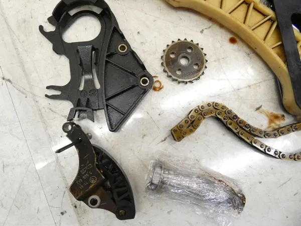 Kit de distribution BMW E90 2.0si N45B20 - OEM d'occasion image 8