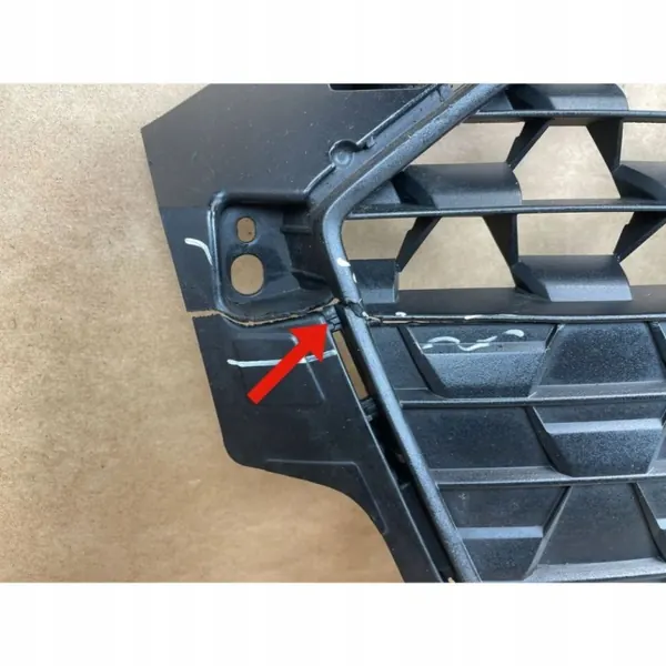 OEM 82A853653 etupuskurin ritilä Audi A1 82A 2018-2026 image 3