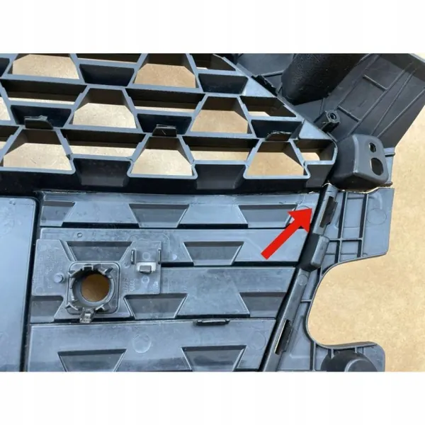OEM 82A853653 etupuskurin ritilä Audi A1 82A 2018-2026 image 8