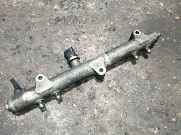 Rail d'injection Chrysler OE OEM 0445214041 pour Voyager image 2