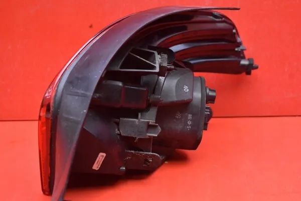 Luz trasera izquierda 9825601280 Peugeot 208 15-19 image 3