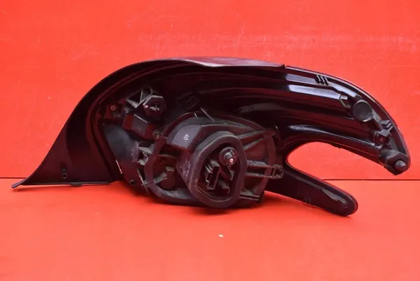 Luz trasera izquierda 9825601280 Peugeot 208 15-19 image 4