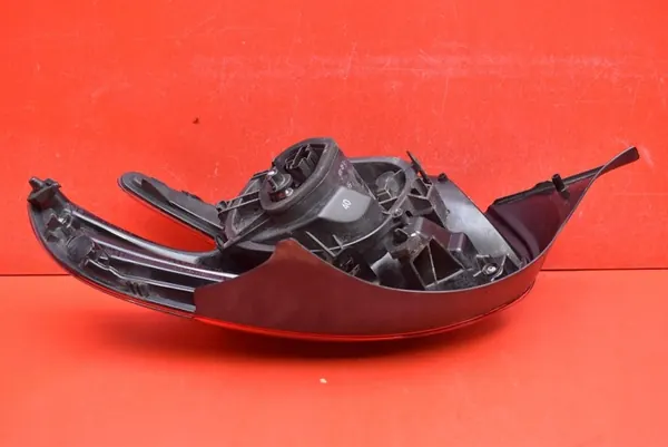 Luz trasera izquierda 9825601280 Peugeot 208 15-19 image 6